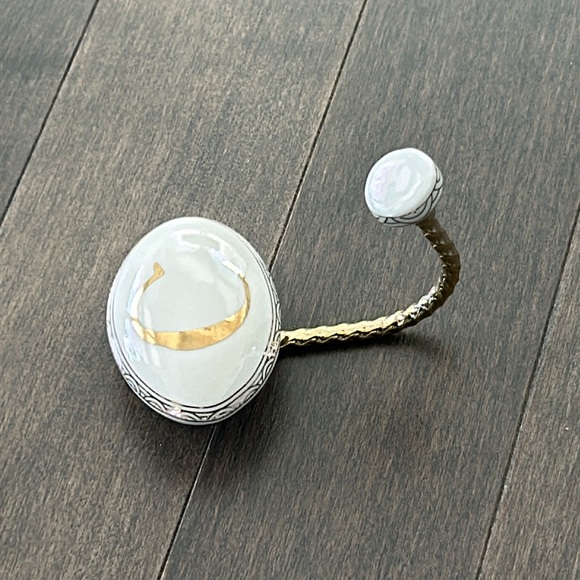 ANTHROPOLOGIE Ceramic “C” Wall Hook, Monogram Initial, Gold Cream Twist Decor - Picture 3 of 6